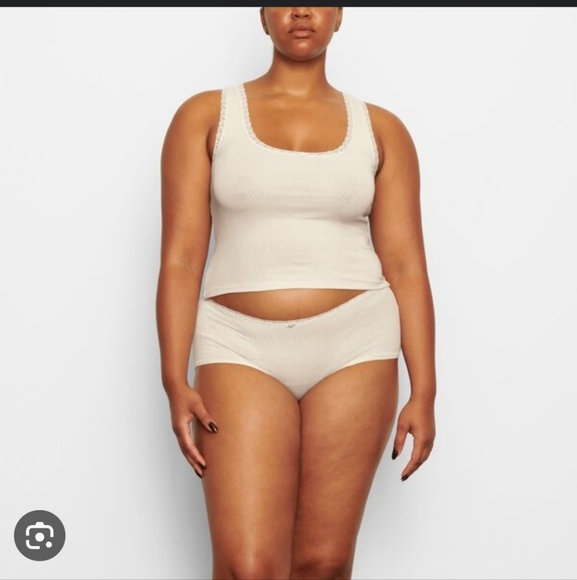 NWT SKIMS LACE POINTELLE TANK IN BONE 4X SOLD OUT ONLINE - Picture 1 of 2